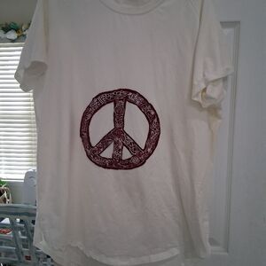 Hand Made Applicade White Peace Symbol Short Sleeve Tee Hi Low New Without Tag